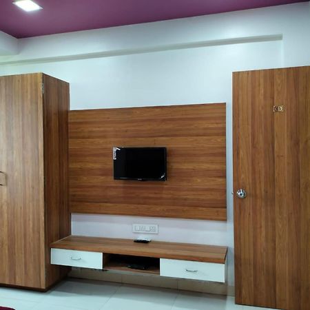 Hotel Shreejay Mahad Exterior photo